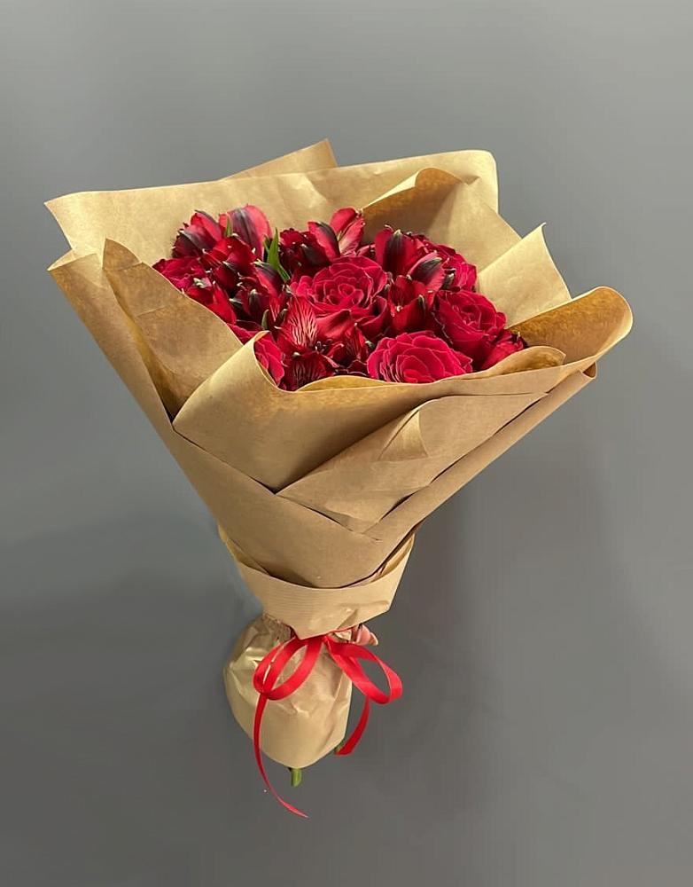 Букет цветов из: Альстромерии и Розы в Таштыпе