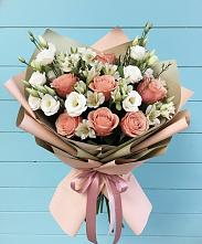 Букет цветов из:  Розы, Альстромерии и Лизиантусы в Таштыпе