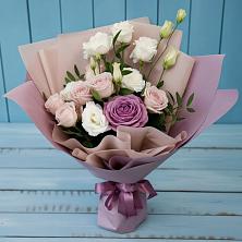 Букет цветов из:  Розы и Лизиантусы в Таштыпе