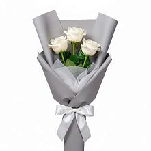 Букет 3 белые розы в Таштыпе