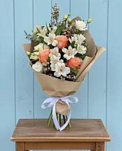 Букет цветов из:  Альстромерии, Лизиантусы, Розы и Хризантемы #REPLACE_PRED# Таштыпе