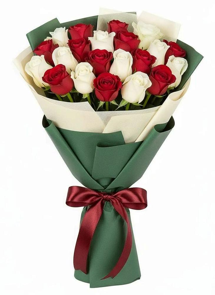 Букет Микс из красных и белых роз в Таштыпе