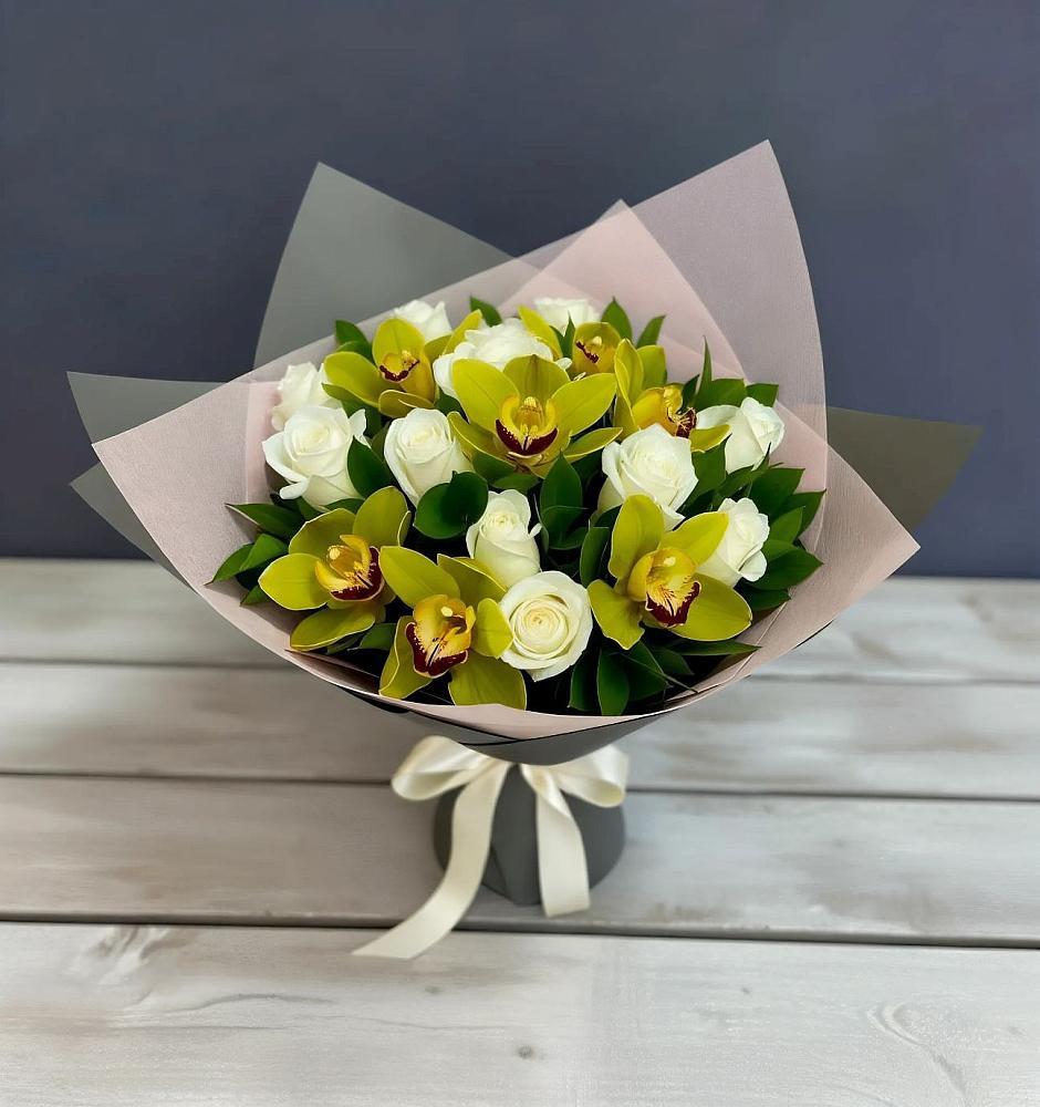 Букет цветов из: Орхидеи и Розы в Таштыпе