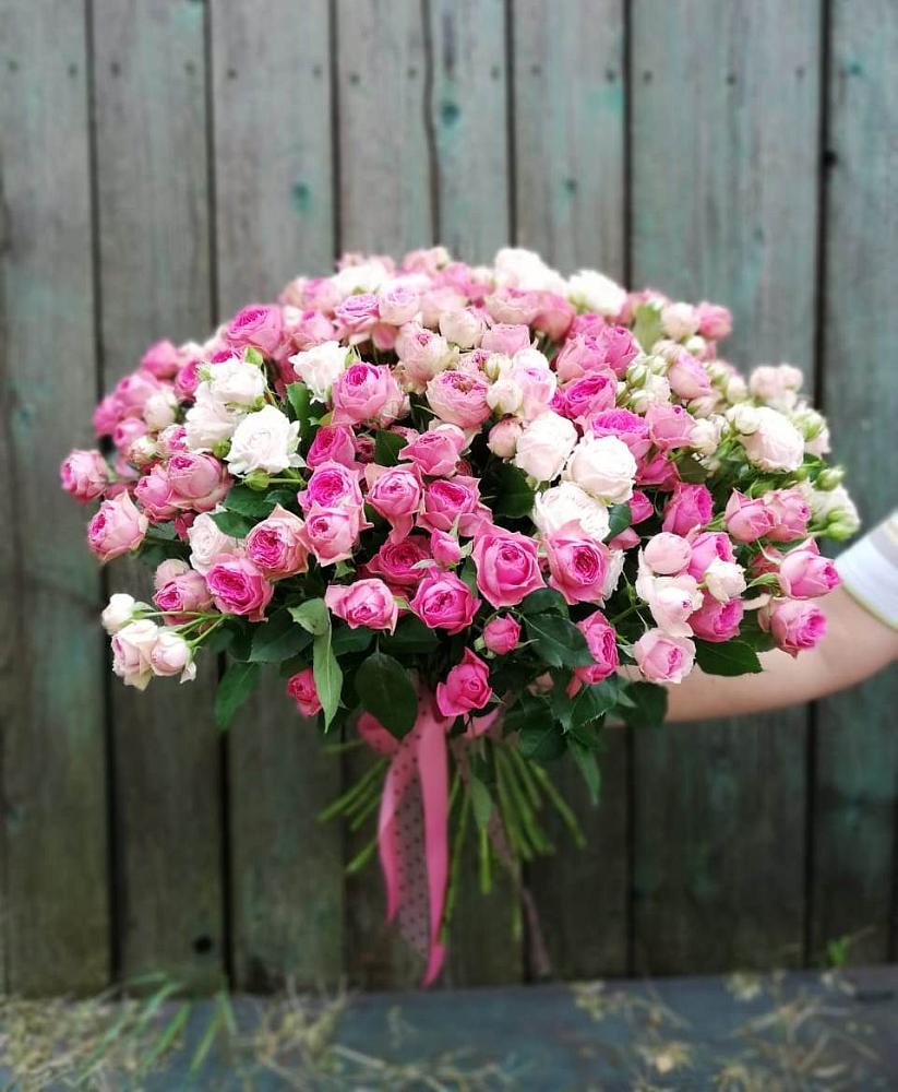 Букет Розовые кустовые розы Натали и Лав Лидия в Таштыпе