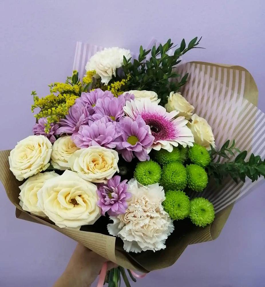 Букет цветов из: Хризантемы, Розы, Гвоздики и Герберы в Таштыпе