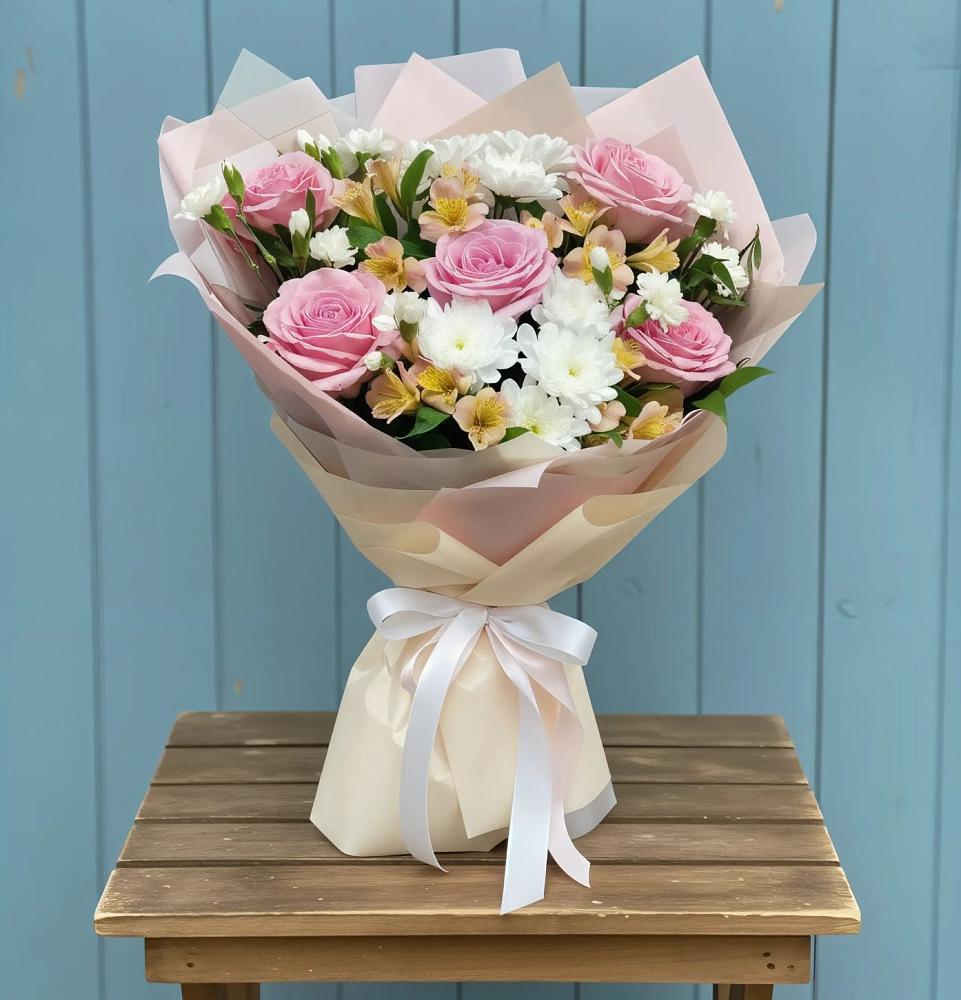 Букет цветов из: Гвоздики, Орхидеи и Розы в Таштыпе