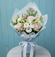 Букет цветов из:  Розы и Лизиантусы в Таштыпе