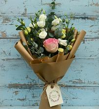 Букет цветов из:  Розы и Лизиантусы в Таштыпе