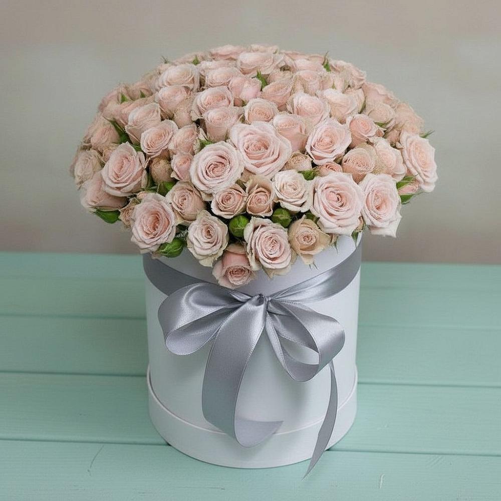 Цветочная композиция из Розы в шляпной коробке в Таштыпе